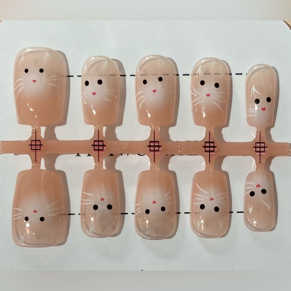 Dainty Specialty Other - [M] 🐱🐈 10Pcs Wearable Press on Nail Full Cover Short White Cat Kitten Decoration